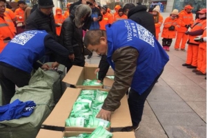 關(guān)愛環(huán)衛(wèi)工人，傳遞公益力量