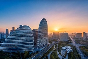 今天，致敬改革開放，致敬我們共同奮斗的四十年