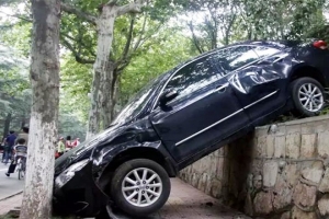 汽車剎車失靈前的4個(gè)征兆，記住了關(guān)鍵時(shí)候能保命！