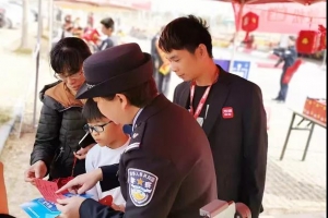 90后司機(jī)的“品質(zhì)服務(wù)”法寶真管用，乘客花式點(diǎn)贊